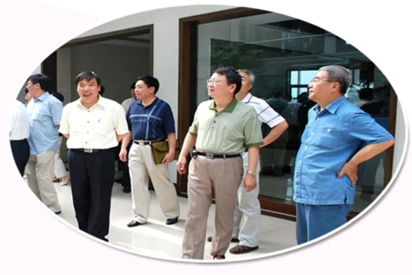 Ҷ�����ڣ��Ҷ�����j9��Ϸ�����쵼